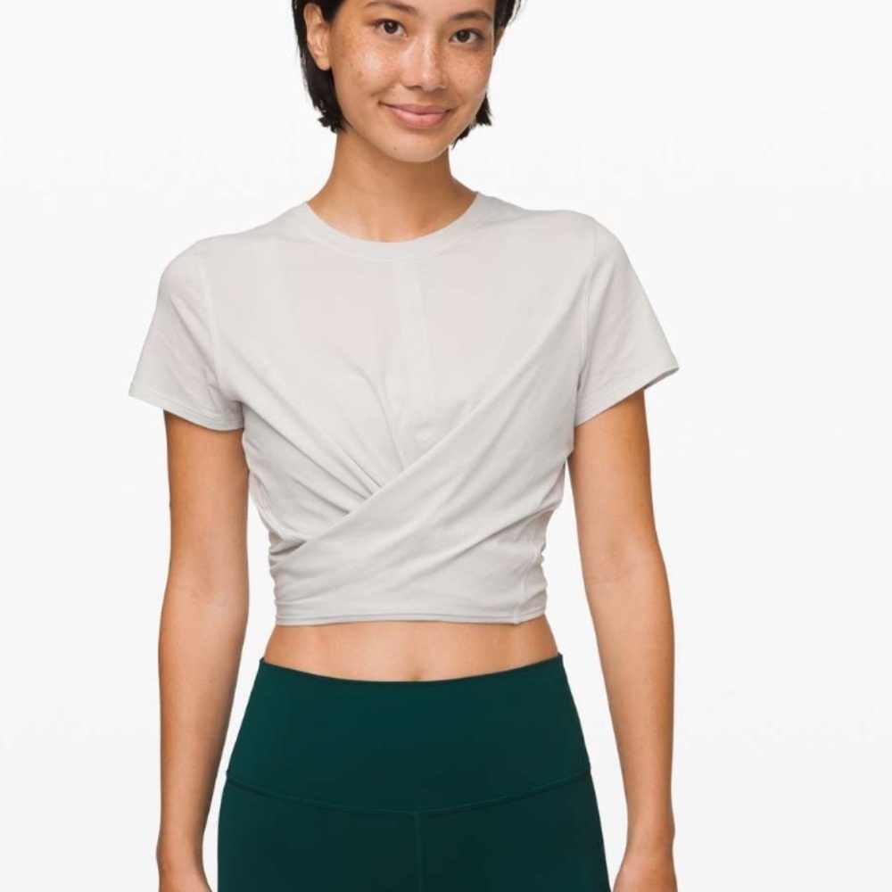 lululemon athletica Cropped Twist Short Sleeve Tee in Light Gray